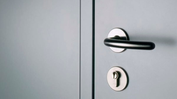 Вскрытие металлических дверей в Зеленограде